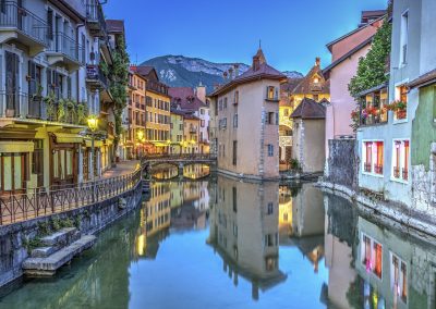 Quai,De,L'ile,And,Canal,In,Annecy,Old,City,By