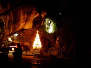 pellegrinaggi lourdes - grotta notte
