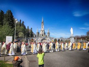 pellegrinaggi lourdes - processione